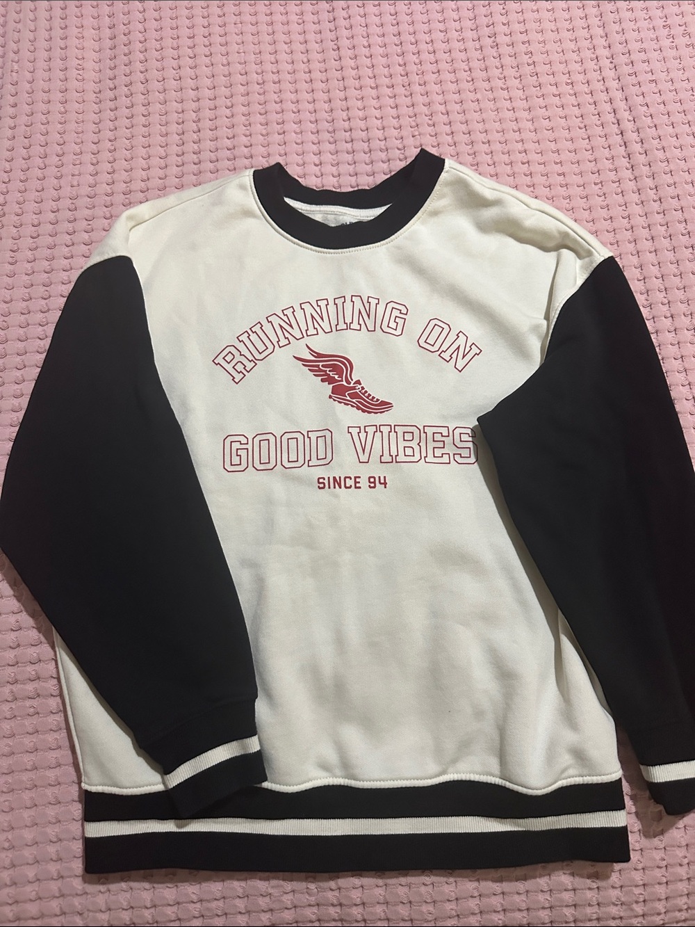 Old Navy White & Black 'Running On Good Vibes' oversized Crewneck Sweatshirt